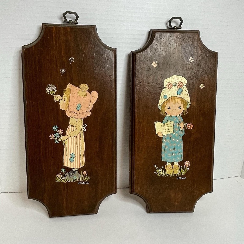 Vintage 2 Wood Girl Wall Hangings Plaques Spring Flowers Pink Blue 1974
